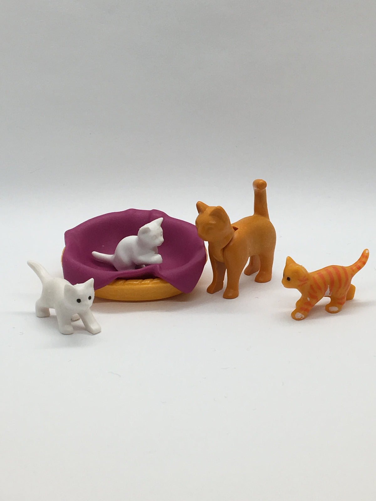 Playmobil Katzenmama mit 3x Kitten - A2484