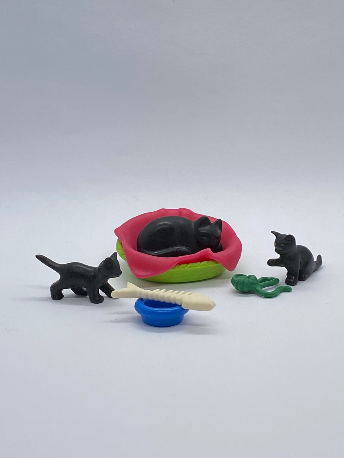 Playmobil Katzenmama mit 3x Kitten - Körbchen - Futternapf - 0361