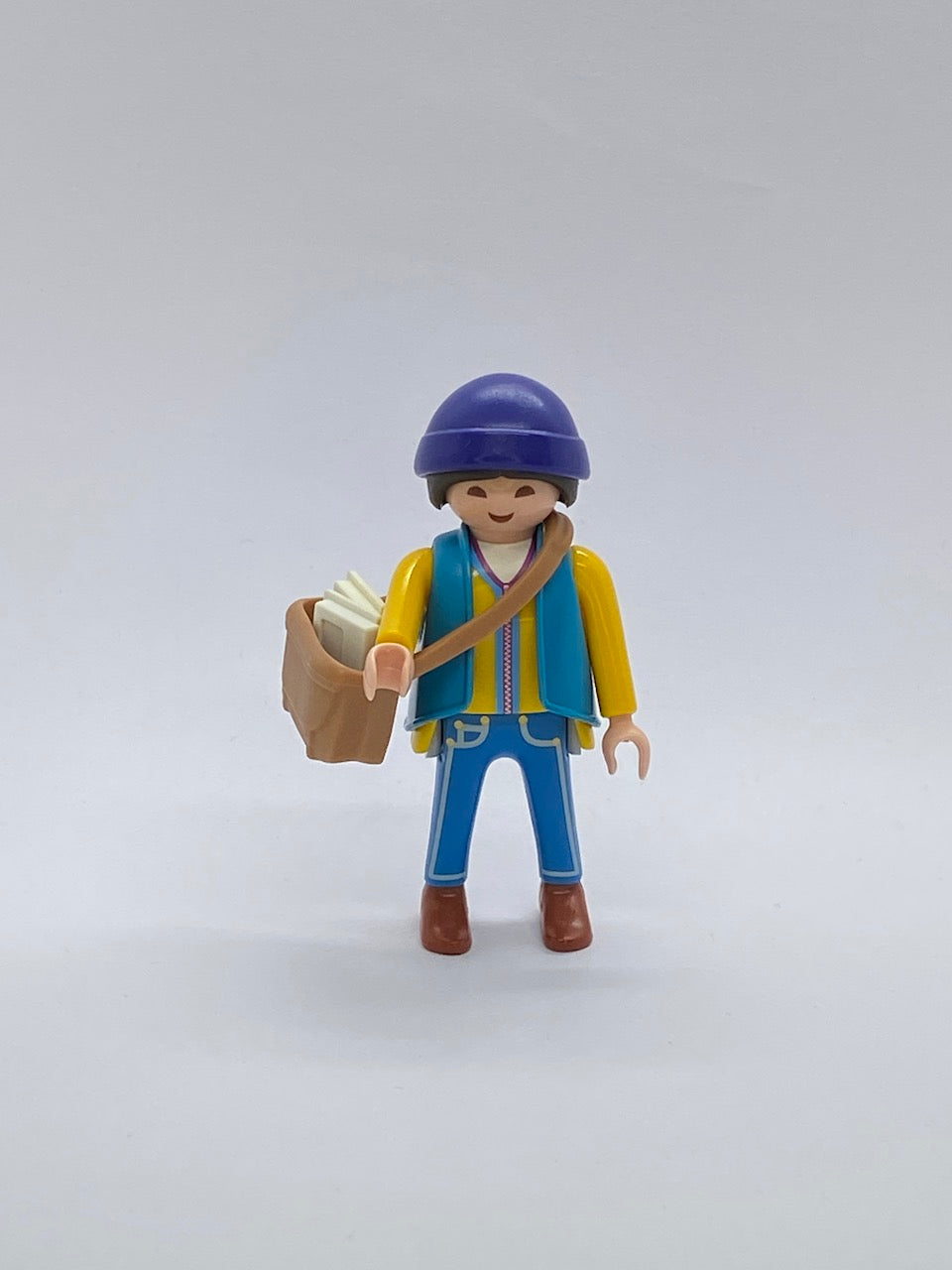 Playmobil Briefträgerin mit Tasche und Briefen - Serie 18 - 9697