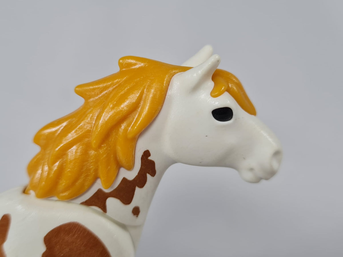 Playmobil Pferd weiß mit braunen Flecken - 0475