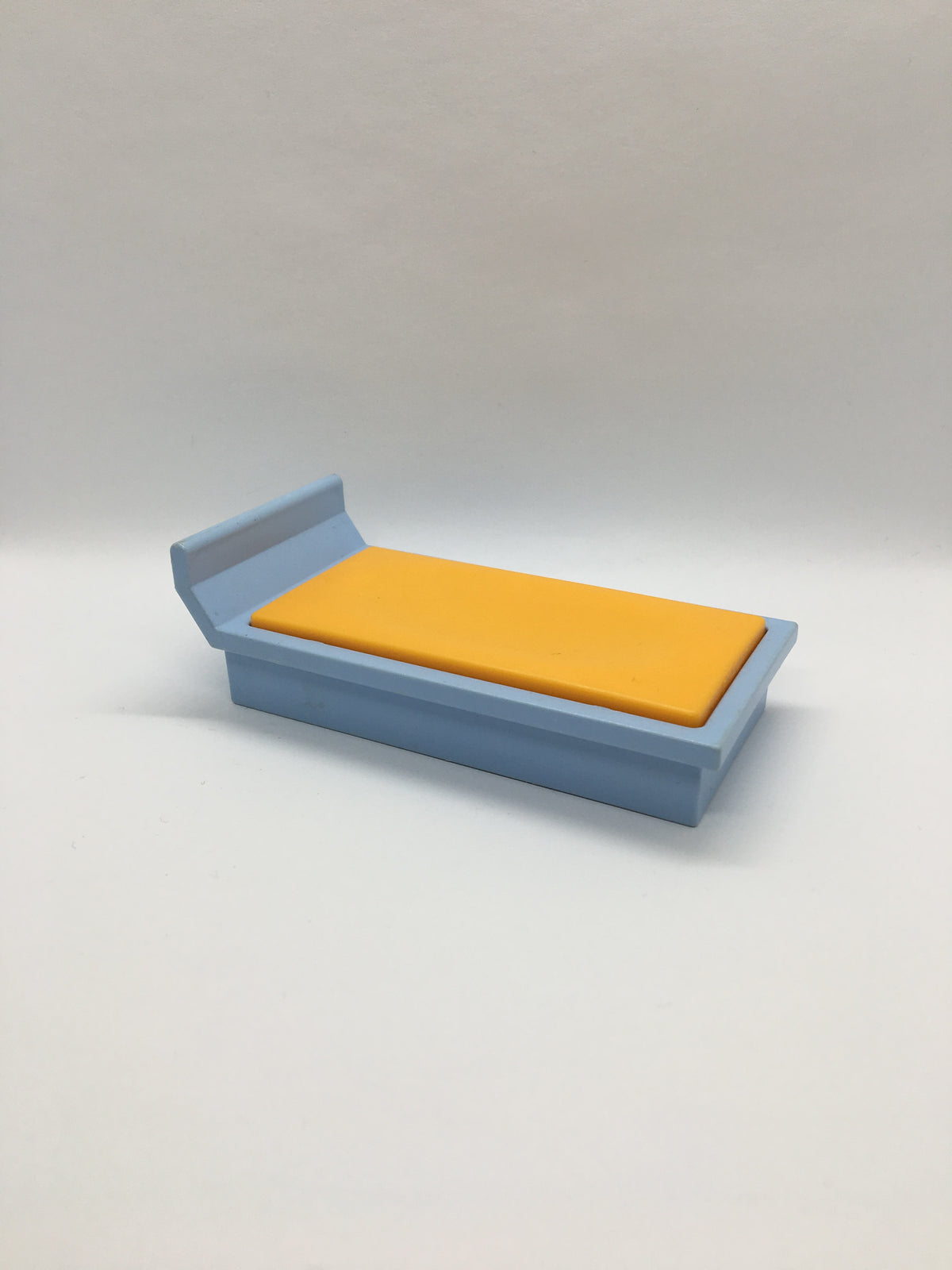 Playmobil Bett mit orangener Matratze  - hellblau - C2006