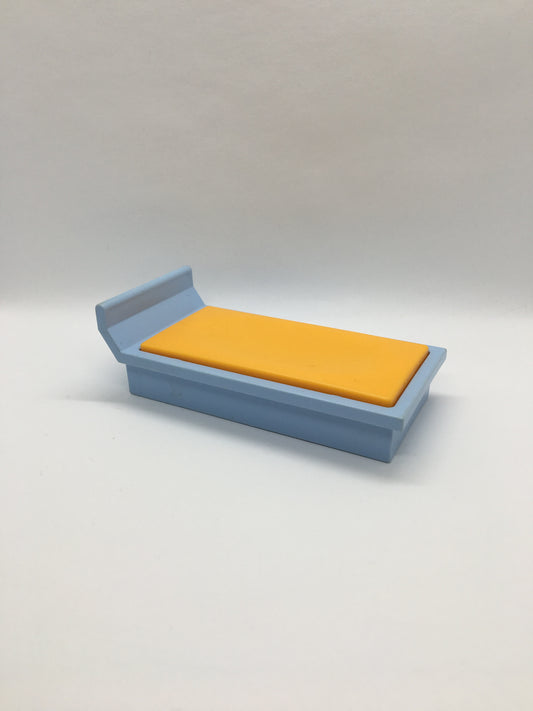 Playmobil Bett mit orangener Matratze  - hellblau - C2006
