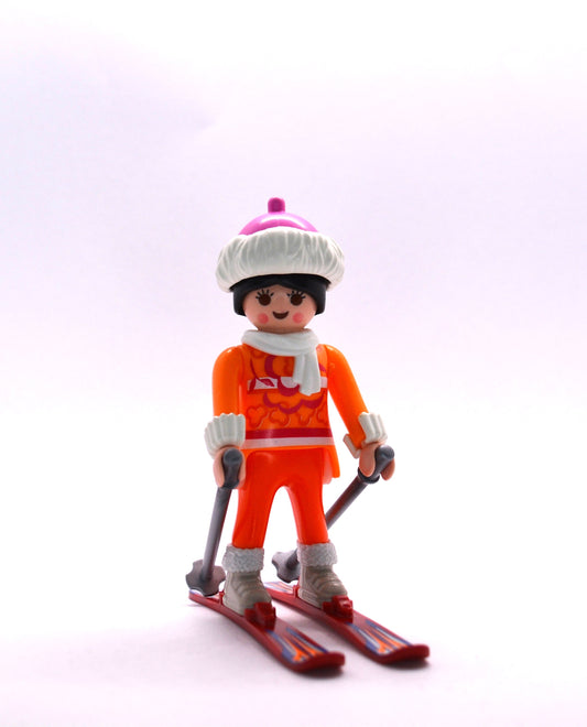 Playmobil Frau im Winteroutfit mit Skiern - Figur - P0273