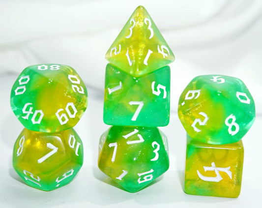 Dice4friends - Würfelset Galaxy: Yellow Opalit (7)